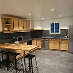 فيلة Superbe Bas De Au Calme كانيو سور مير